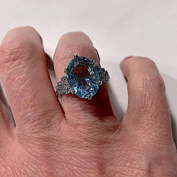 Sterling Silver Aquamarine Ring - Picture 7 of 16